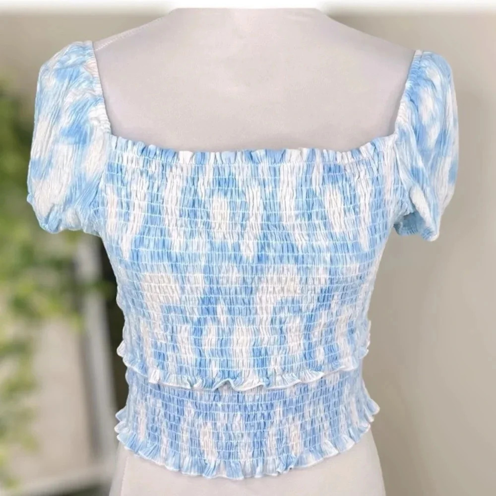 LUSH Blue and White Swirl Smocked Short Puff Sleeve Crop Top NEW Size M - Picture 2 of 12